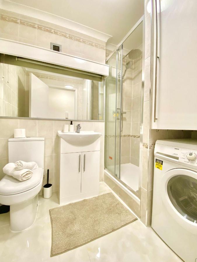 Apt - Balcony- Kensington-24 7 Security London Ngoại thất bức ảnh