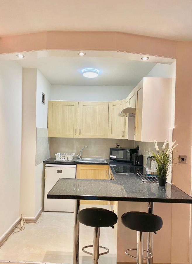 Apt - Balcony- Kensington-24 7 Security London Ngoại thất bức ảnh